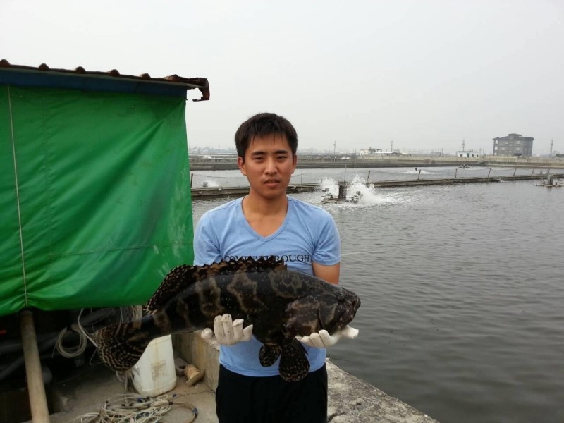 王哲謙叔叔是返鄉的新世代漁民其中一員。